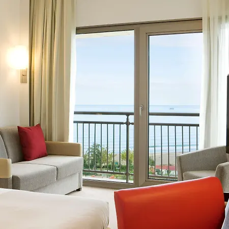 호텔 Novotel 트라존
